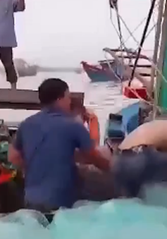 Quảng Bình cứu nạn kịp thời tàu đánh cá bị chìm trên biển