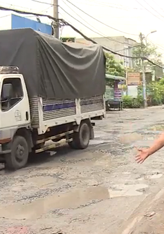 Nhiều ổ voi, ổ gà ở TP Hồ Chí Minh “bẫy” người đi đường