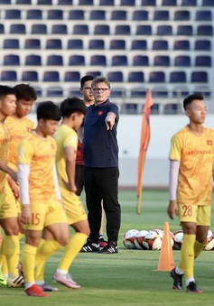 HLV Philippe Troussier rút gọn danh sách U22 Việt Nam, chia tay 7 học trò