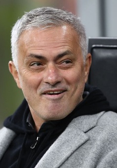 Mourinho được đề nghị hợp đồng kỷ lục trong giới HLV