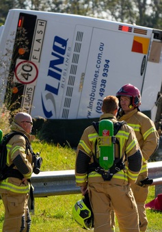 Tai nạn xe bus ở Australia khiến 10 khách dự đám cưới thiệt mạng
