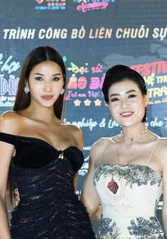 Diễn viên Thanh Hương "đọ dáng" với Á hậu Hoàng Thùy