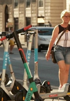 Italy siết chặt quy định an toàn giao thông, hạn chế xe scooter điện