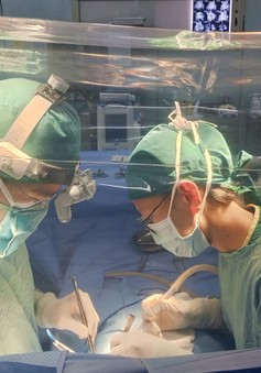 Phẫu thuật cứu bé trai mắc căn bệnh lần đầu ghi nhận tại Việt Nam