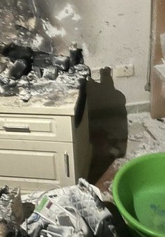Cháy tại chung cư ở Trung Hòa - Nhân Chính do sạc pin dự phòng phát nổ