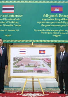 Thủ tướng Thái Lan thăm chính thức Campuchia