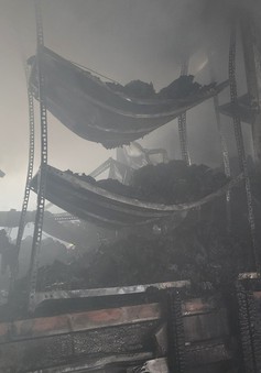 Kịp thời dập tắt đám cháy tại ngôi nhà 3 tầng ở Hà Nội