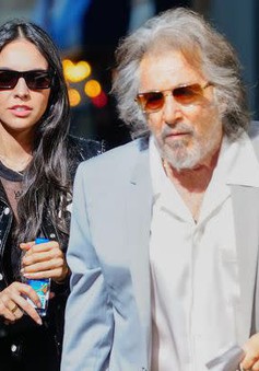 Bạn gái "Bố già" Al Pacino đòi quyền nuôi con