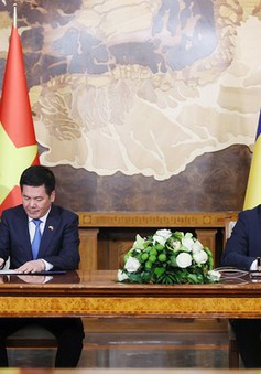 Việt Nam và Romania ký kết nhiều văn kiện hợp tác quan trọng