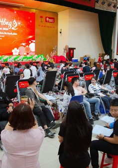 Hơn 1.200 đơn vị máu được tiếp nhận tại ngày đầu tiên của Lễ hội Xuân hồng 2024