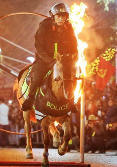 Cảnh sát cơ động kỵ binh trình diễn nhân kỷ niệm 140 năm Khởi nghĩa Yên Thế