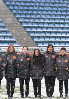 Đại diện U20 nữ Việt Nam làm quen sân thi đấu với U20 Nhật Bản