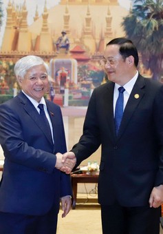Thủ tướng Lào Sonexay Siphandone tiếp Đoàn đại biểu cấp cao Ủy ban Trung ương MTTQ Việt Nam