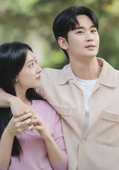 Khán giả kỳ vọng Kim Soo Hyun - Kim Ji Won trở thành cặp "phim giả tình thật" tiếp theo