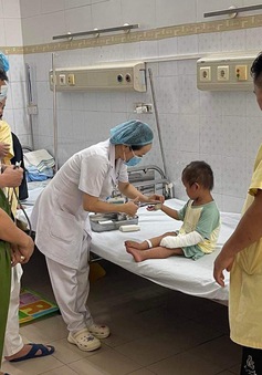 Cộng đồng cứu giúp cánh tay bị bỏng nặng cho cháu bé ở Sơn La với 160 triệu đồng
