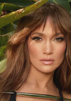 Jennifer Lopez lặng lẽ đổi tên tour lưu diễn