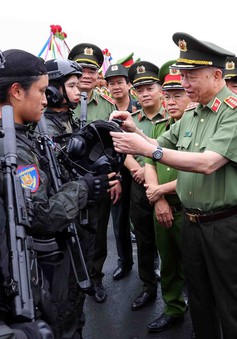 Tổng duyệt diễu binh chuẩn bị cho Lễ kỷ niệm 50 năm lực lượng Cảnh sát cơ động