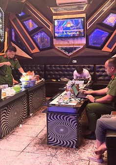 Kiểm tra quán karaoke ở Quảng Ninh, phát hiện 3 người nghi sử dụng ma túy