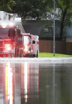 Lũ lụt nghiêm trọng "tấn công" bang Texas, Mỹ