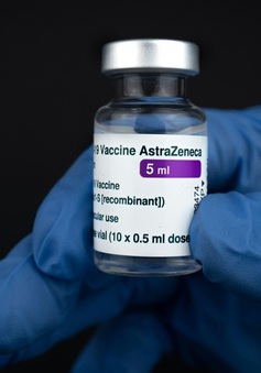 Nhiều gia đình ở Anh từ bỏ vụ kiện AstraZeneca về tác dụng phục của vaccine COVID-19