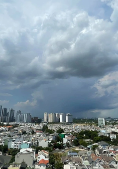 TP Hồ Chí Minh và các tỉnh Nam Bộ đón cơn mưa rào "hạ nhiệt"