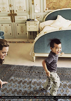 Angelina Jolie có thiện cảm với bạn gái của con trai lớn Maddox