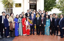Chủ tịch Quốc hội: Nên hình thành mạng lưới sáng kiến người Việt ở Anh