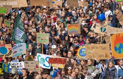 Hơn 280.000 người xuống đường tuần hành kêu gọi bảo vệ khí hậu tại Đức