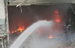 Hà Nội: Cháy lớn tại cửa hàng cơ khí, phế liệu tại Nam Từ Liêm
