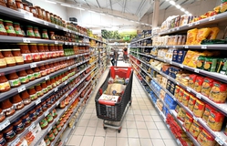 Pháp yêu cầu siêu thị dán nhãn sản phẩm tăng giá trá hình