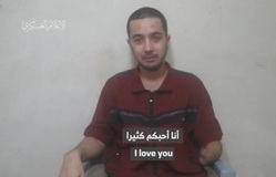 Hamas công bố video về người đàn ông Mỹ bị bắt còn sống, hé lộ cuộc sống “địa ngục” của các con tin