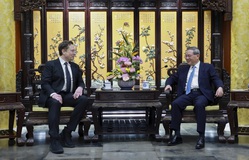 Tỉ phú Elon Musk thăm Trung Quốc, gặp gỡ Thủ tướng Lý Cường