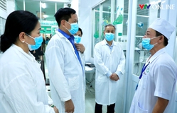 Đoàn công tác Bộ Y tế làm việc với tỉnh Đồng Nai về vụ ngộ độc thực phẩm sau khi ăn bánh mì