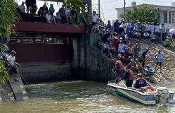 Tìm thấy thi thể 2 vợ chồng bị lật thuyền trên sông ở Nam Định