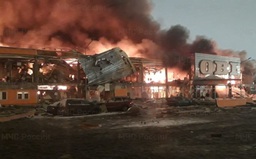 Cháy lớn ở trung tâm thương mại gần Moscow