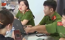 Hỗ trợ người dân kích hoạt tài khoản định danh điện tử ở sân bay Nội Bài
