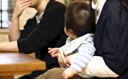 Nhật Bản thông qua dự luật cho phép các vợ chồng ly hôn chia sẻ quyền nuôi con