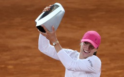 Iga Swiatek vô địch đơn nữ Madrid mở rộng