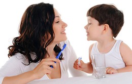 Có cần chăm sóc răng sữa cho trẻ?