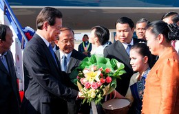 Thủ tướng Nguyễn Tấn Dũng tới Vientiane