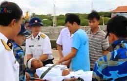 Cấp cứu ngư dân gặp nạn trên Quần đảo Trường Sa