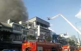 Cháy 13 căn nhà tại khu dân cư trên Đại lộ Võ Văn Kiệt, TP.HCM xuất phát từ chập điện