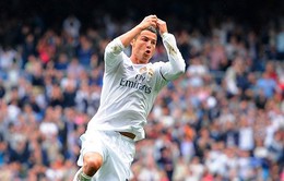 Ronaldo phá kỷ lục ghi bàn của Raul bằng siêu phẩm sút xa