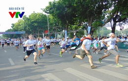 Gần 1.300 người tham gia chung kết Giải chạy Báo Hà Nội Mới 2015