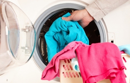 Giặt đồ sai cách làm quần áo nhanh cũ