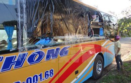 Kon Tum: Tái diễn tình trạng ném đá vào xe khách