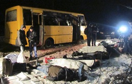 Ukraine: Xe buýt bị trúng tên lửa, 11 người thiệt mạng