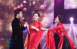 Gala cười 2015: Ca sĩ Minh Quân bối rối giữa 2 người đẹp