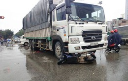 Lâm Đồng: Xe chở gỗ lậu gây tai nạn khiến 2 người thương vong