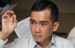 Ca sĩ Minh Thuận bật khóc khi gặp bố và em trai
